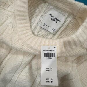 Abercrombie & Fitch Ivory Cable Knit Pullover